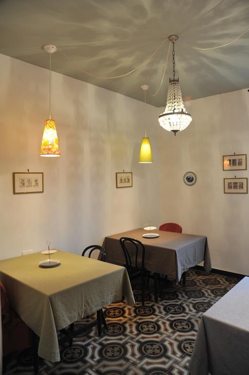菲纳莱利古雷 艾拉斯莫客房和早餐旅馆酒店 外观 照片